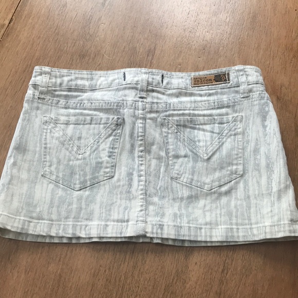 3/30$✨Marble mini denim skirt Volcom sz5 - Picture 5 of 5